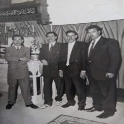 صوره تذكاريه عام 1962 في كنيسة اللاتين السلط تجمع من اليمين المرحوم جمال شتيوي قموه و المرحوم خليل يعقوب قموه و المرحوم الياس عوده قموه و المرحوم بشاره عيد قموه الله يرحمهم جميعا